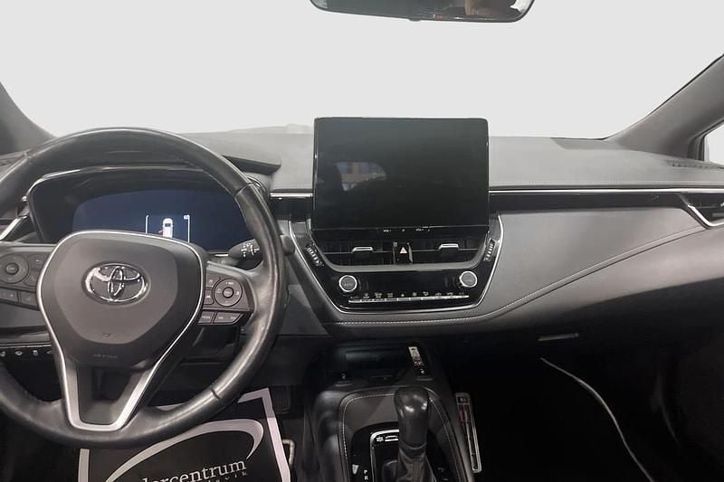 Begagnad Toyota Corolla Executive 141 HK (103 kW) 2023 Silver Kombi