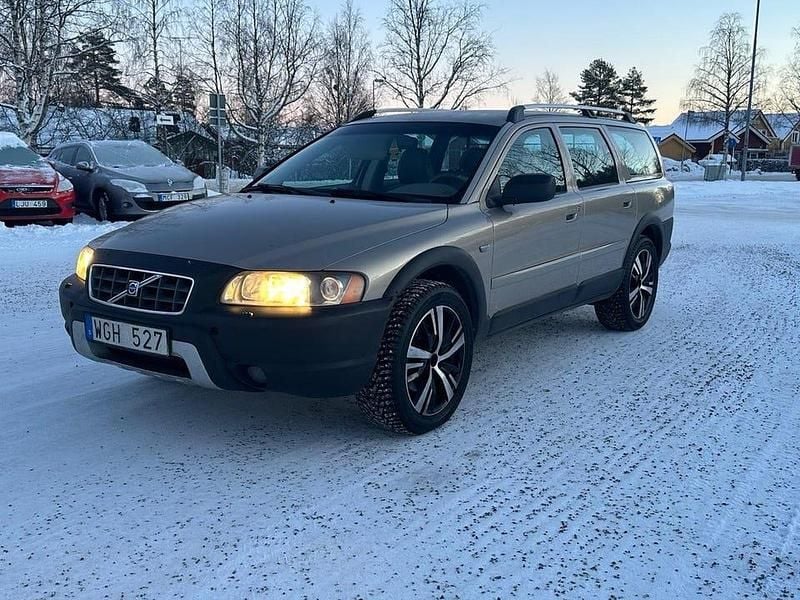 Begagnad Volvo XC70 Kinetic 209 HK (153 kW) 2004 Ljusbrun Kombi