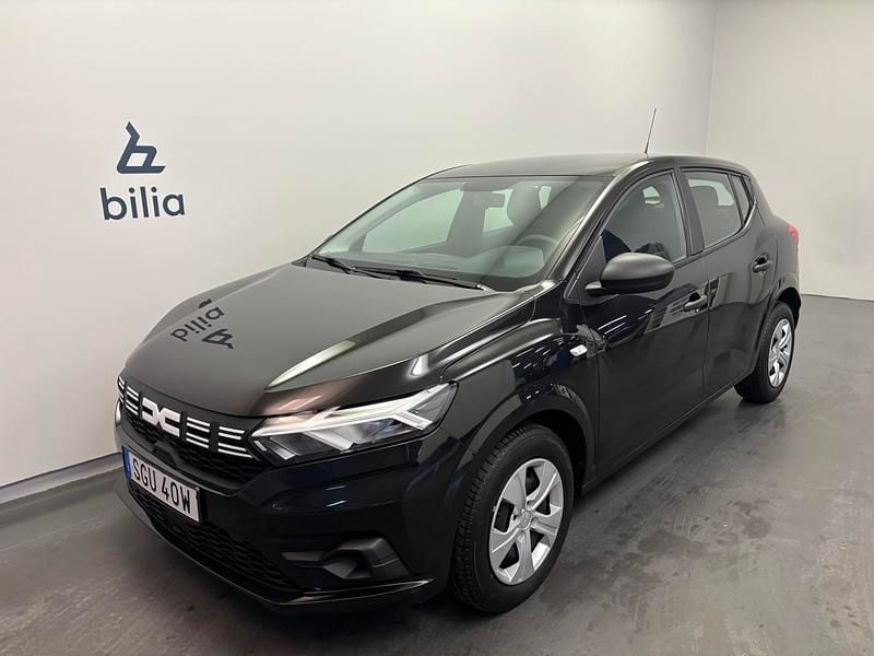 Svart Begagnad 2022 Dacia Sandero Essentiel Halvkombi | 139 500 kr (Lite dyr) - Bild 1/4