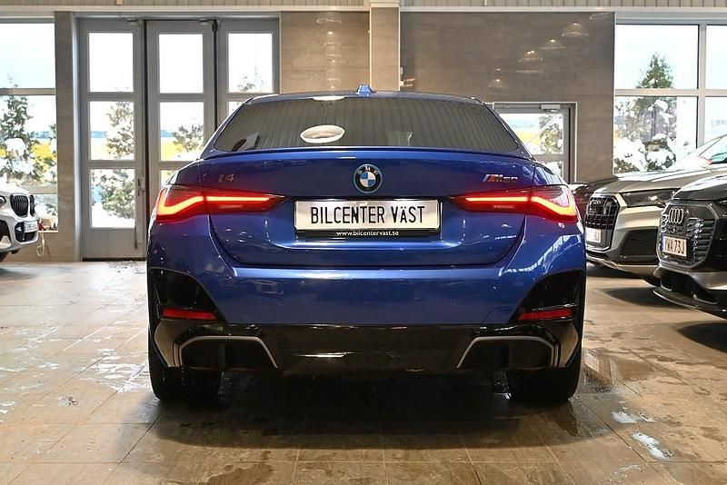 Begagnad BMW i4 M Sport 442 kW (601 HK) 2022 Blå Sedan