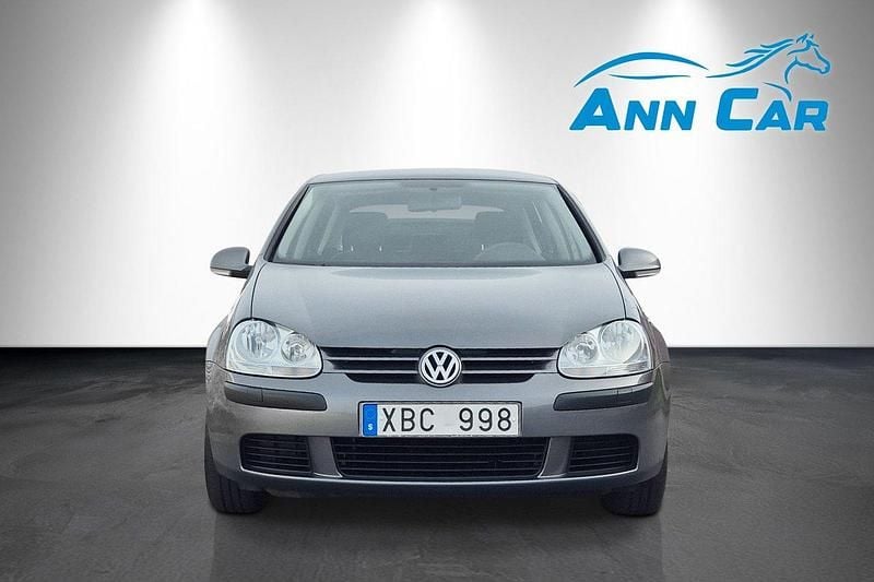 Mörkgrå Begagnad 2005 VW Golf IV Halvkombi | 39 900 kr (Marknadspris) - Bild 1/4