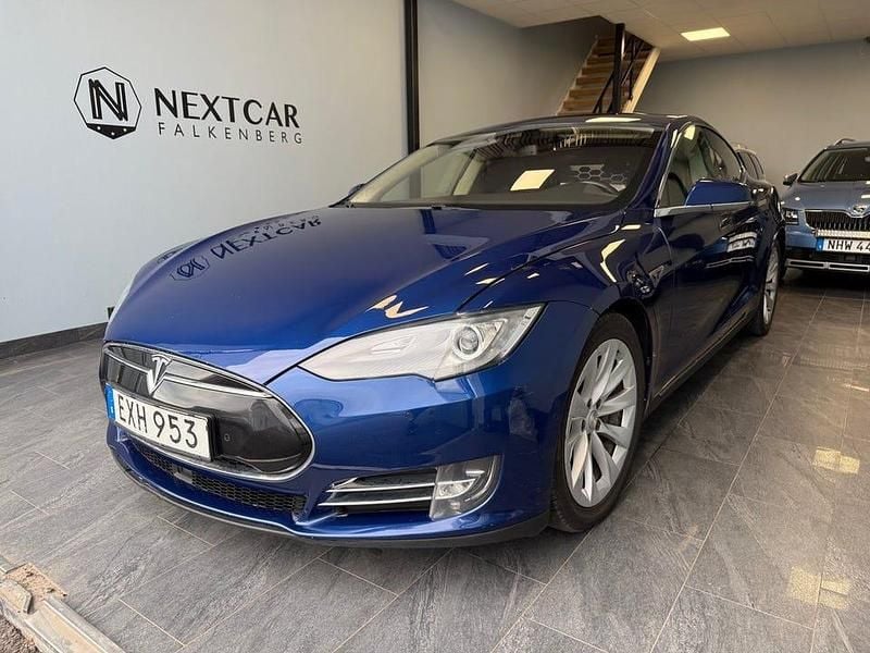 Blå Begagnad 2015 Tesla Model S Halvkombi | 199 900 kr (Bra pris) - Bild 1/4