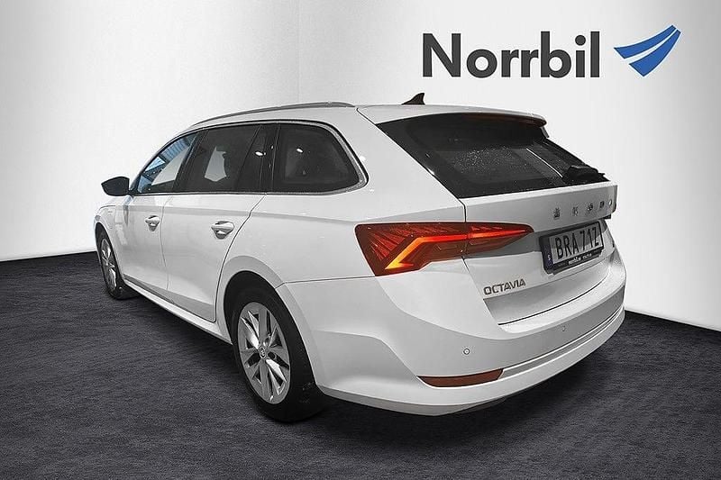 Begagnad Skoda Octavia Style 150 HK (110 kW) 2024 Candy white Kombi