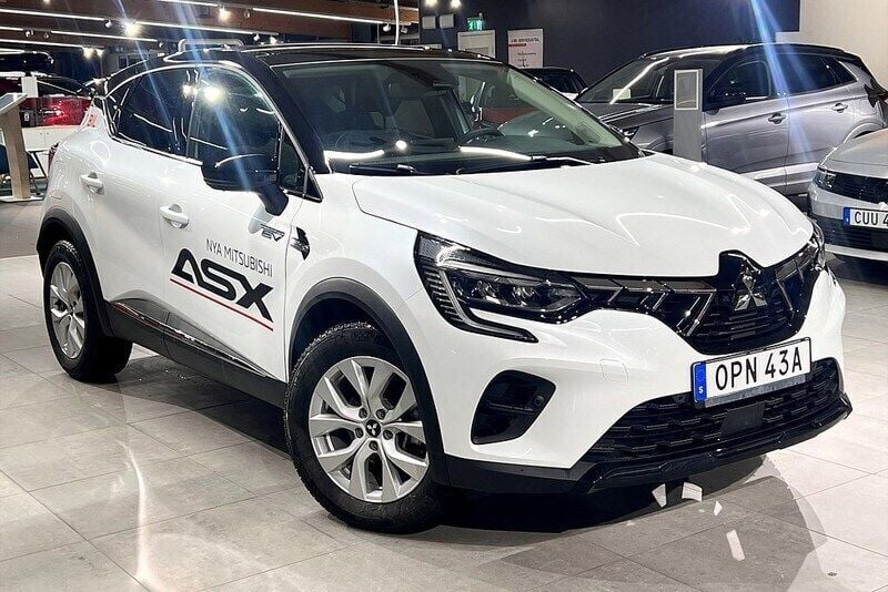 Crystal white med svart tak Begagnad 2023 Mitsubishi ASX Intense+ SUV | 309 900 kr (Marknadspris) - Bild 1/4