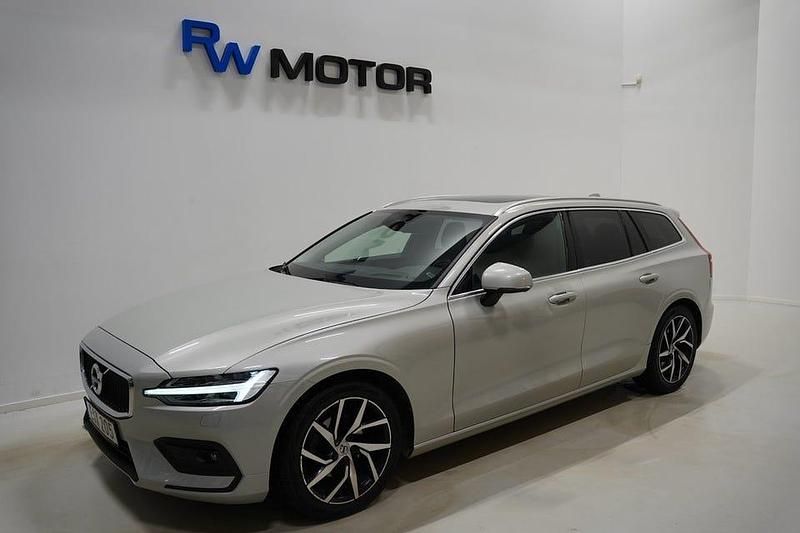 Begagnad Volvo V60 Momentum 190 HK (139 kW) 2018 Vit Kombi