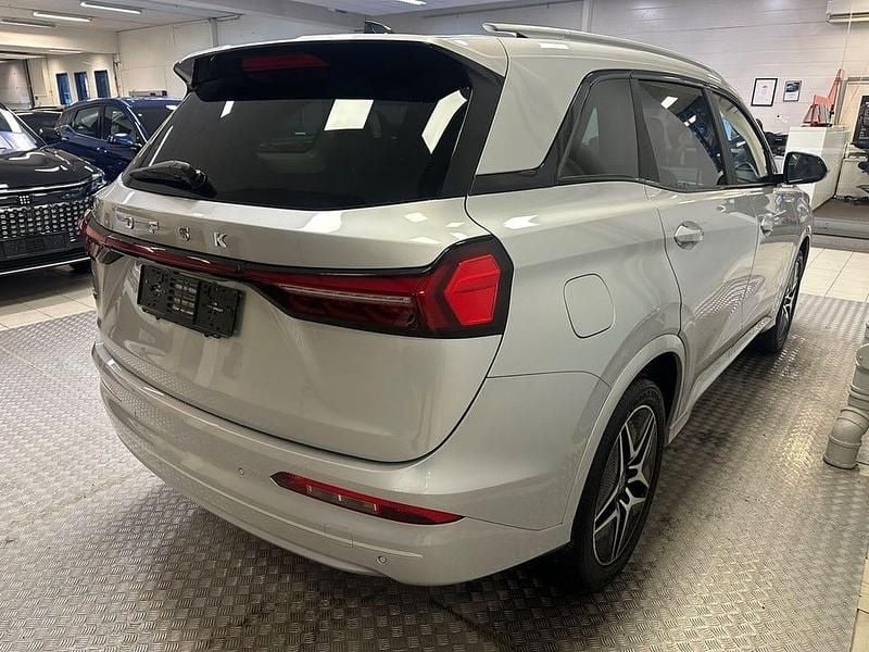 Ny DFSK E5 283 HK (208 kW) 2025 Svart SUV