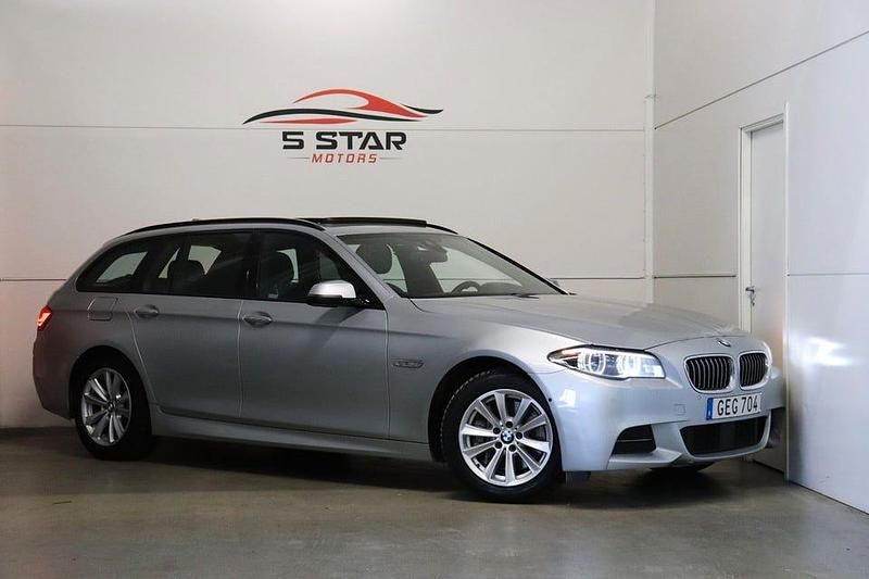 Silver Begagnad 2016 BMW 530 M Sport Kombi | 169 900 kr (Dyr) - Bild 1/4