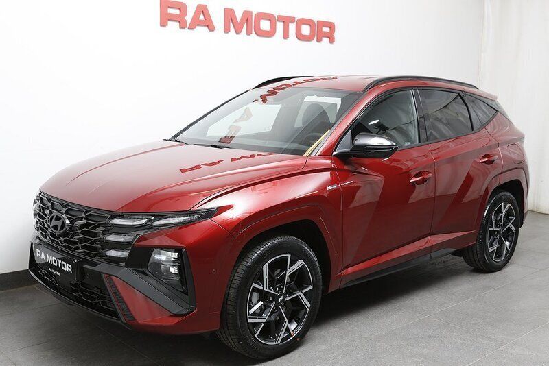 Svart Ny 2024 Hyundai Tucson N Line SUV | 524 900 kr (Dyr) - Bild 1/4