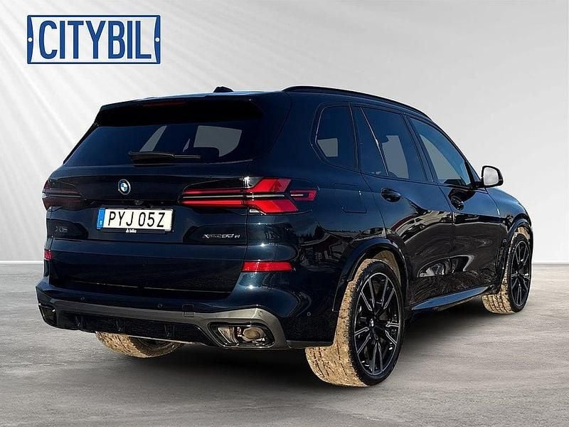 Begagnad BMW X5 Comfort Edition 490 HK (360 kW) 2025 Svart SUV