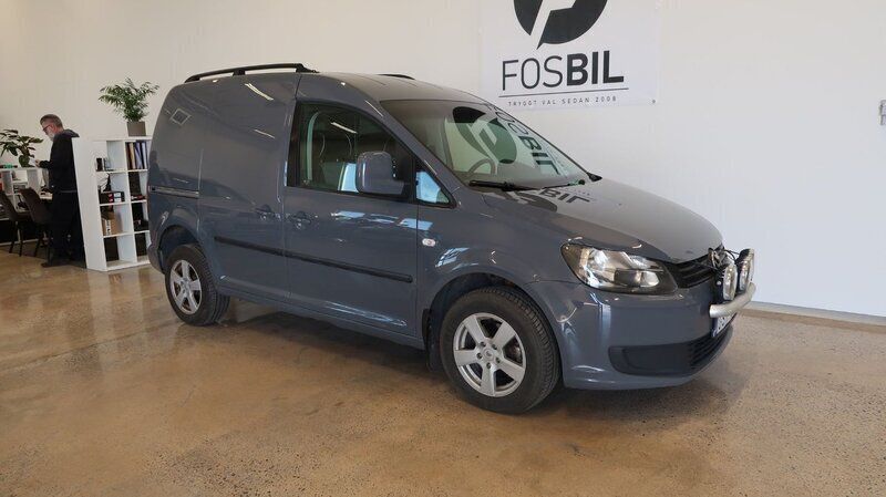 Ljusgrå (grå) Begagnad 2011 VW Caddy Minibuss | 79 900 kr (Marknadspris) - Bild 1/3