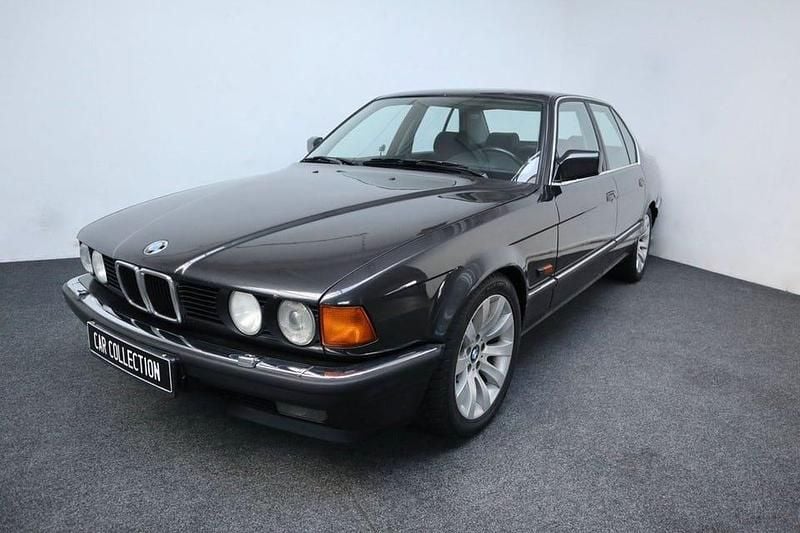 Begagnad BMW 735 211 HK (155 kW) 1989 Svart Sedan