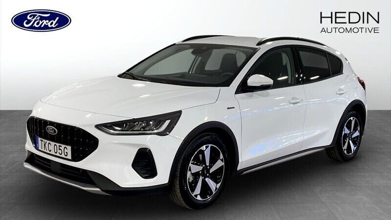 Vit (white) Begagnad 2024 Ford Focus Active Halvkombi | 219 900 kr (Lite dyr) - Bild 1/4