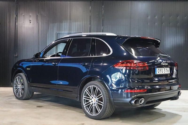 Begagnad Porsche Cayenne S E-Hybrid Sport 417 HK (306 kW) 2015 Blå SUV