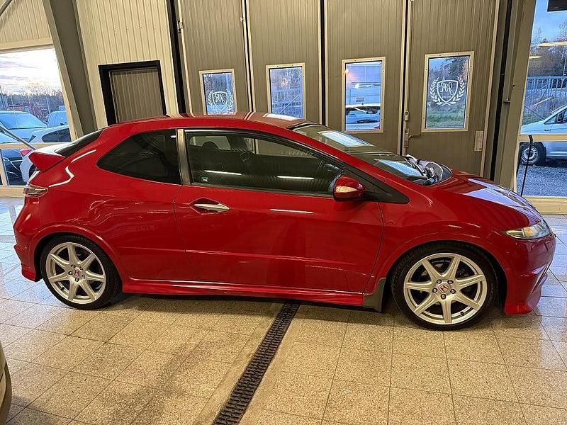 Begagnad Honda Civic Type R 201 HK (147 kW) 2010 Röd Halvkombi