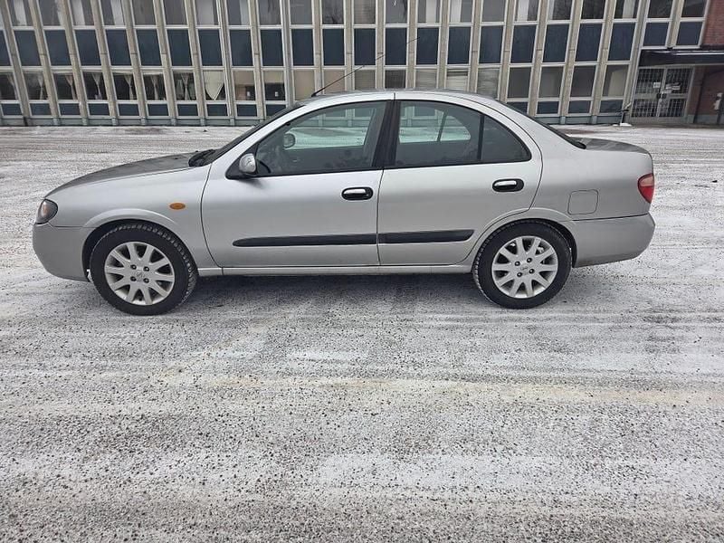Begagnad Nissan Almera 116 HK (85 kW) 2005 Silver metalic Sedan