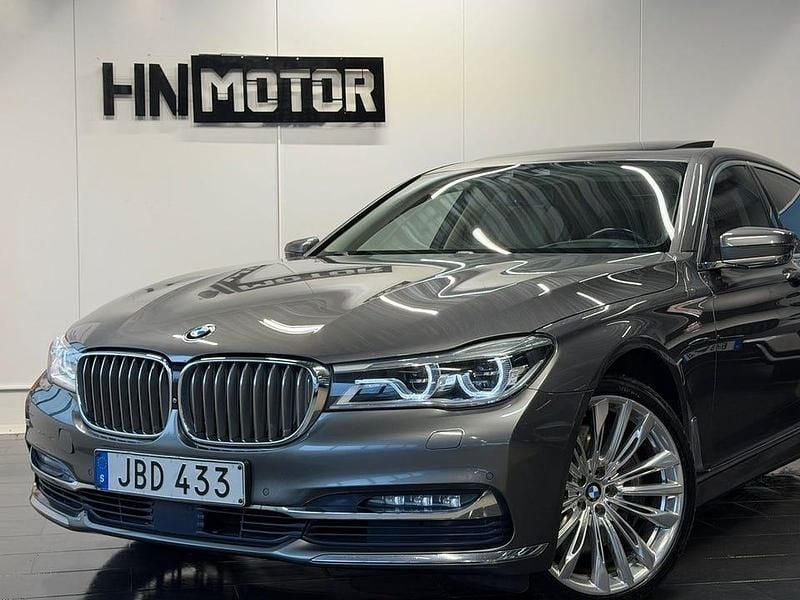 Begagnad BMW 750L Executive 450 HK (330 kW) 2015 Grå Sedan