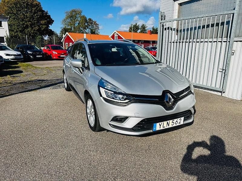 Silver Begagnad 2017 Renault Clio IV Kombi | 99 900 kr - Bild 1/4