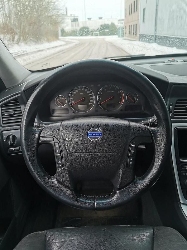 Begagnad Volvo V70 Kinetic 170 HK (125 kW) 2005 Grå Kombi