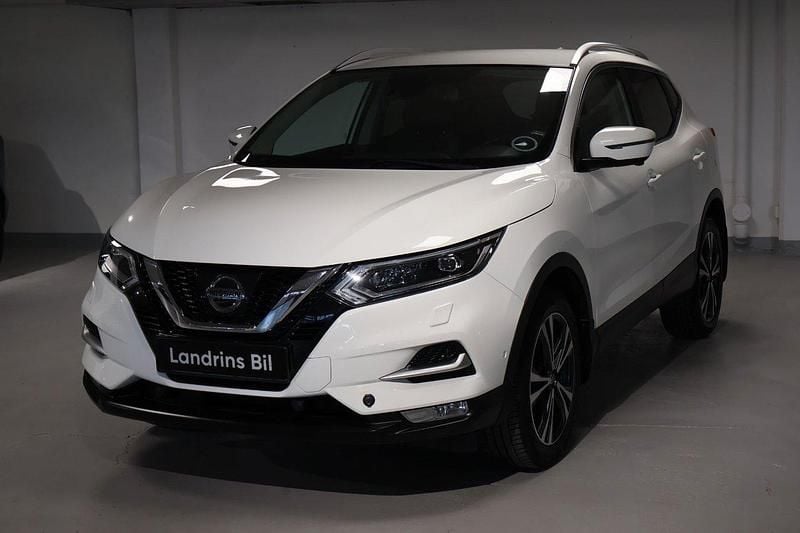 Vit Begagnad 2017 Nissan Qashqai Tekna SUV | 159 500 kr (Marknadspris) - Bild 1/4