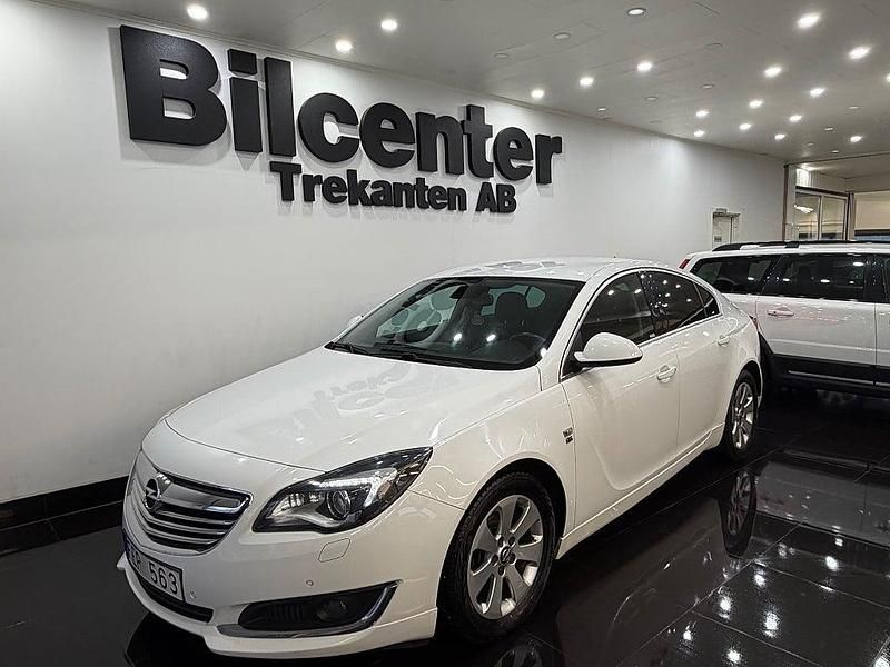 Vit Begagnad 2013 Opel Insignia Business Halvkombi | 89 900 kr (Dyr) - Bild 1/4
