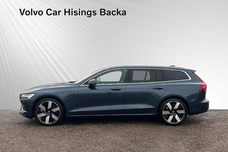 Begagnad Volvo V60 Plus 355 HK (261 kW) 2025 Vit Kombi