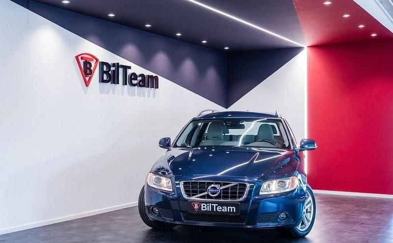 Blå Begagnad 2013 Volvo V70 Summum Kombi | 159 900 kr (Dyr) - Bild 1/4