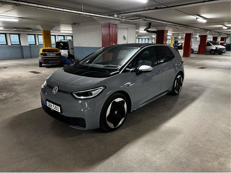 Grå Begagnad 2021 VW ID.3 Pro Performance Halvkombi | 239 900 kr (Marknadspris) - Bild 1/4