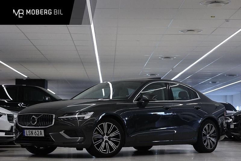 Mörkgrå (grå) Begagnad 2022 Volvo S60 Inscription Sedan | 399 900 kr (Marknadspris) - Bild 1/3