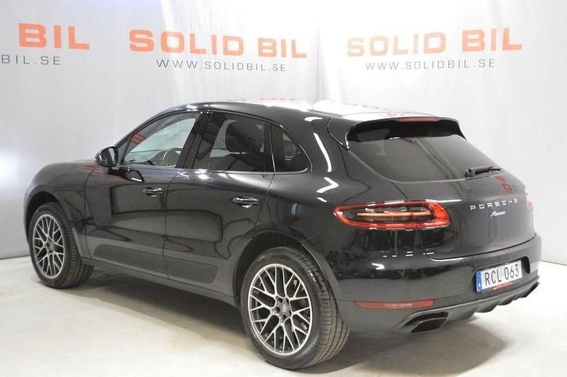 Begagnad Porsche Macan 252 HK (185 kW) 2018 Svart SUV