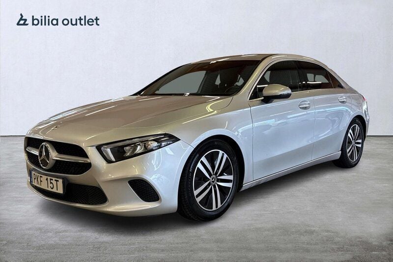 Silver Begagnad 2019 Mercedes A180 Sedan | 209 800 kr (Marknadspris) - Bild 1/3
