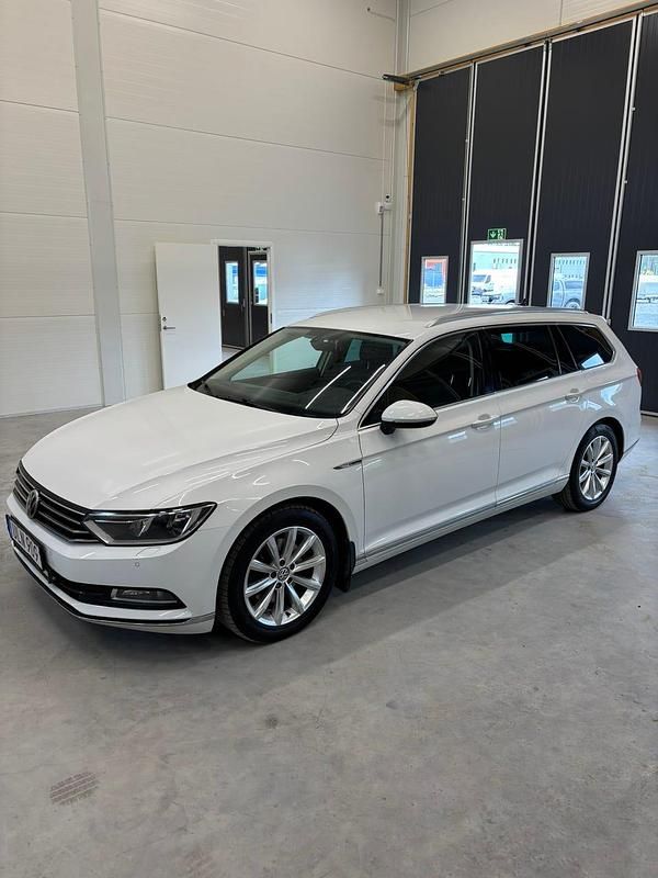 Begagnad 2015 VW Passat Kombi | 125 000 kr (Marknadspris) - Bild 1/4
