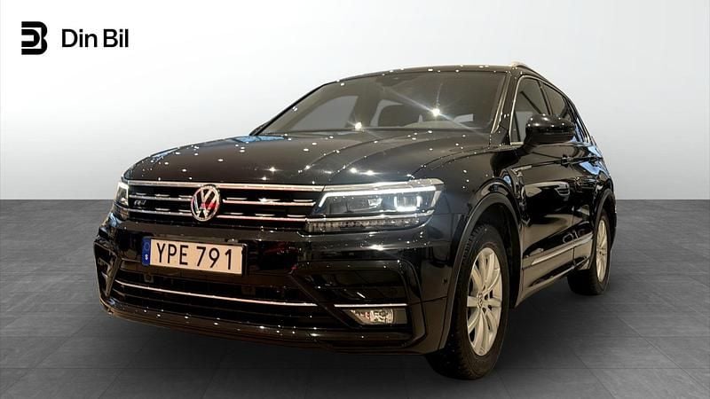 Deep black pearl Begagnad 2017 VW Tiguan R-line SUV | 259 900 kr (Lite dyr) - Bild 1/4