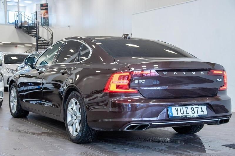 Begagnad Volvo S90 Momentum 190 HK (139 kW) 2017 Brun Sedan