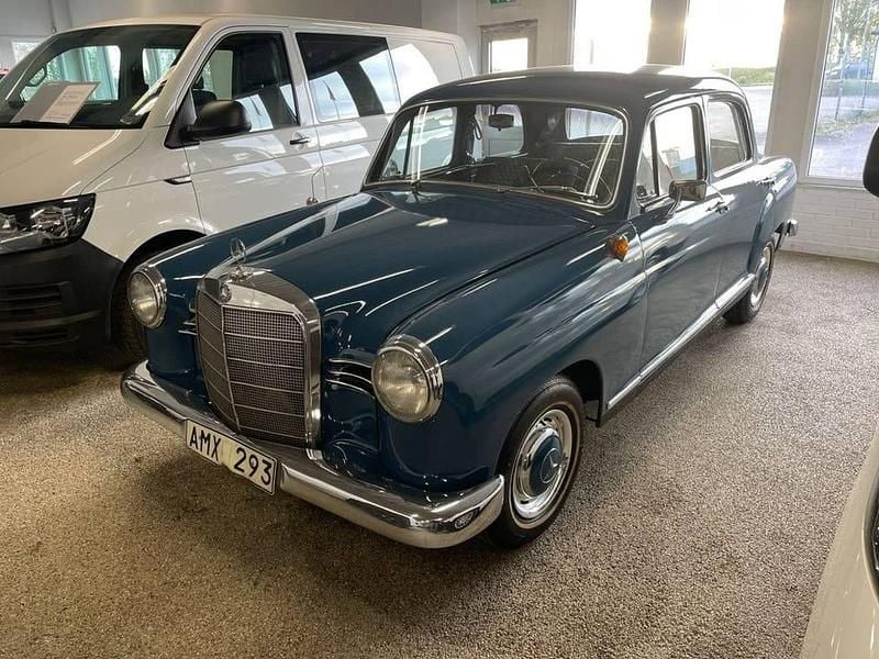 Mörkblå Begagnad 1960 Mercedes 180 Sedan | 99 000 kr - Bild 1/4