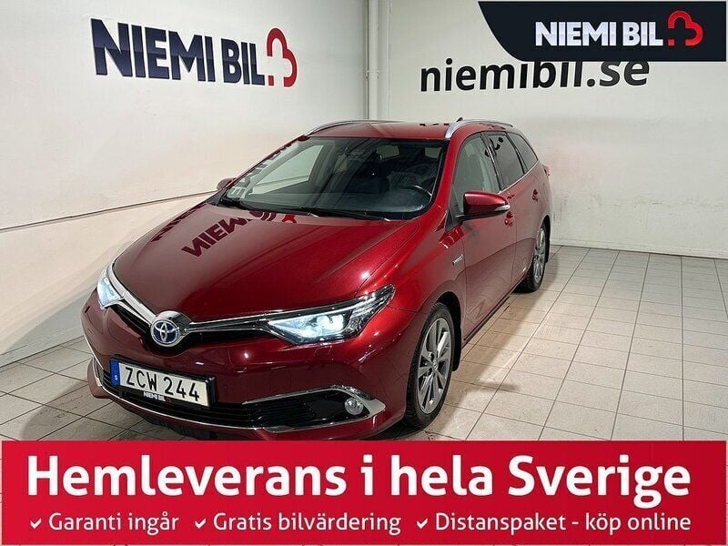 Röd Begagnad 2017 Toyota Auris Touring Sports Executive Kombi | 159 900 kr (Marknadspris) - Bild 1/3