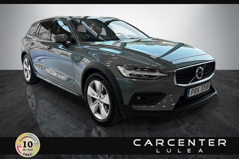 Grå Begagnad 2022 Volvo V60 CC Kombi | 379 900 kr (Marknadspris) - Bild 1/4