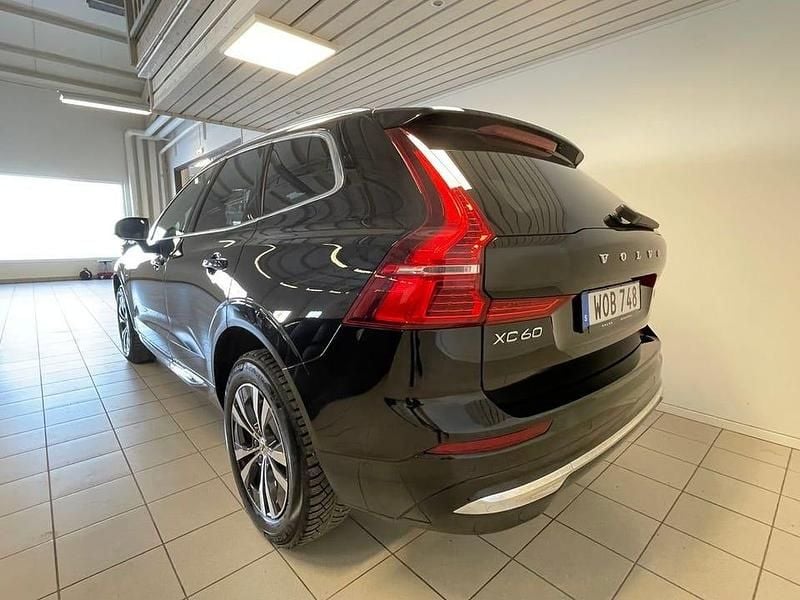 Begagnad Volvo XC60 Plus 355 HK (261 kW) 2023 Svart SUV