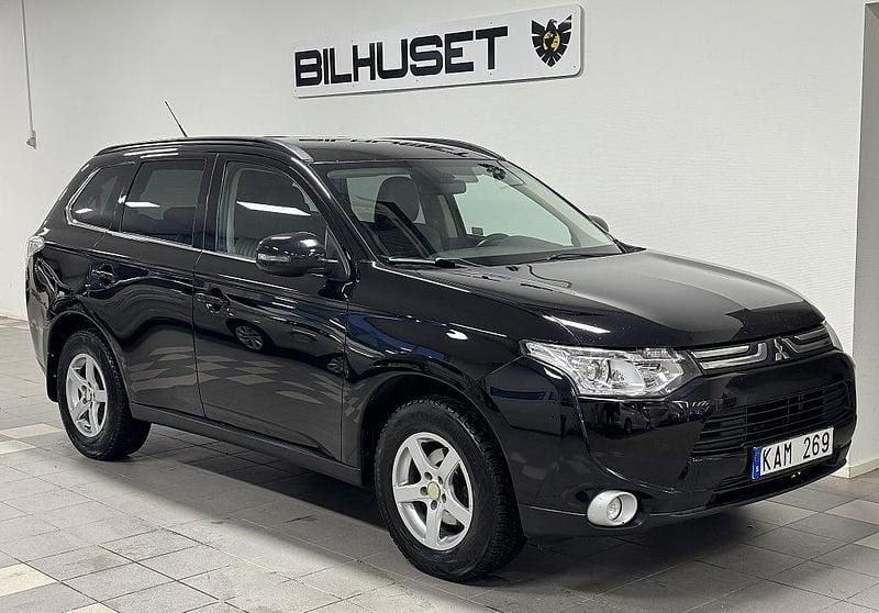 Begagnad Mitsubishi Outlander 150 HK (110 kW) 2013 Svart SUV