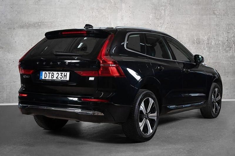 Begagnad Volvo XC60 Plus 355 HK (261 kW) 2023 Svart SUV