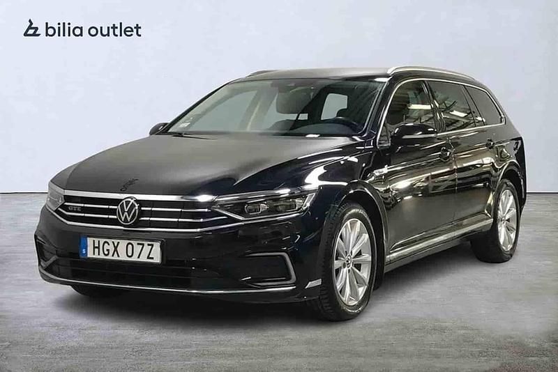Svart Begagnad 2023 VW Passat GTE Kombi | 284 900 kr (Bra pris) - Bild 1/1