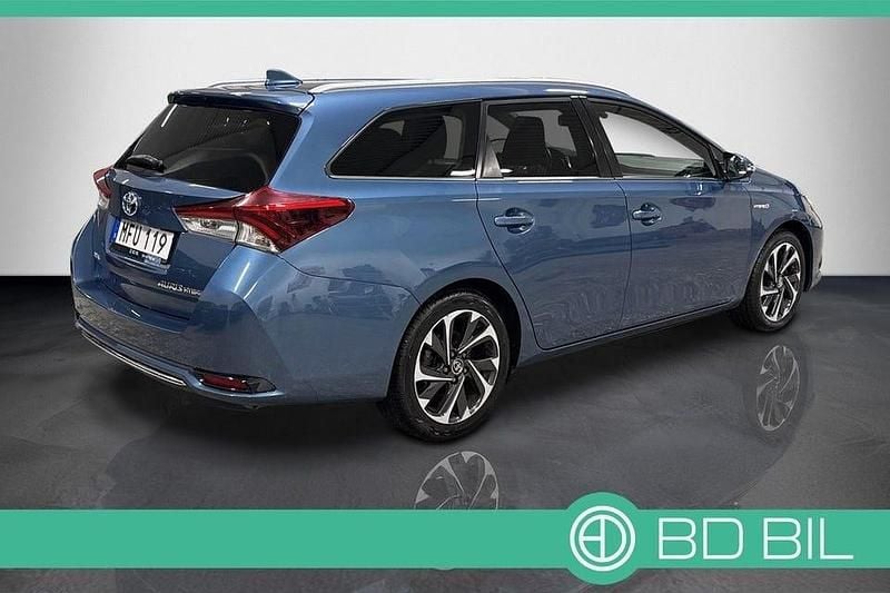 Begagnad Toyota Auris Touring Sports Active 136 HK (100 kW) 2015 Blå Kombi