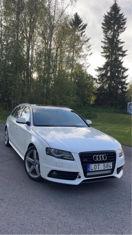 Vit Begagnad 2011 Audi A4 S-Line Kombi | 102 000 kr (Marknadspris) - Bild 1/4