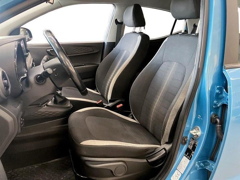 Begagnad Hyundai i10 Essential 67 HK (49 kW) 2021 Blå Halvkombi