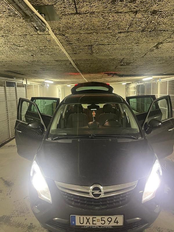 Begagnad 2013 Opel Zafira Tourer Minibuss | 85 000 kr (Superpris) - Bild 1/4