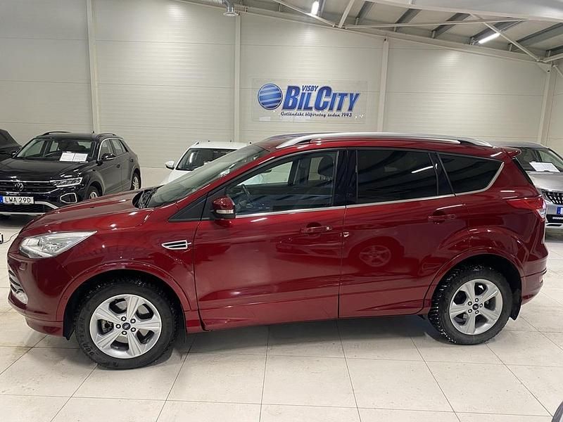 Begagnad Ford Kuga Titanium 182 HK (133 kW) 2016 Röd SUV