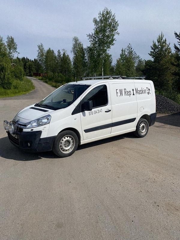 Vit Begagnad 2015 Citroën Jumpy Minibuss | 49 000 kr (Marknadspris) - Bild 1/4