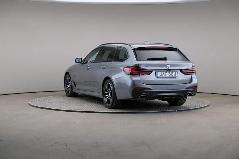 Begagnad BMW 530 M Sport 292 HK (214 kW) 2023 Skyscraper grey metallic (grå metallisk) Kombi