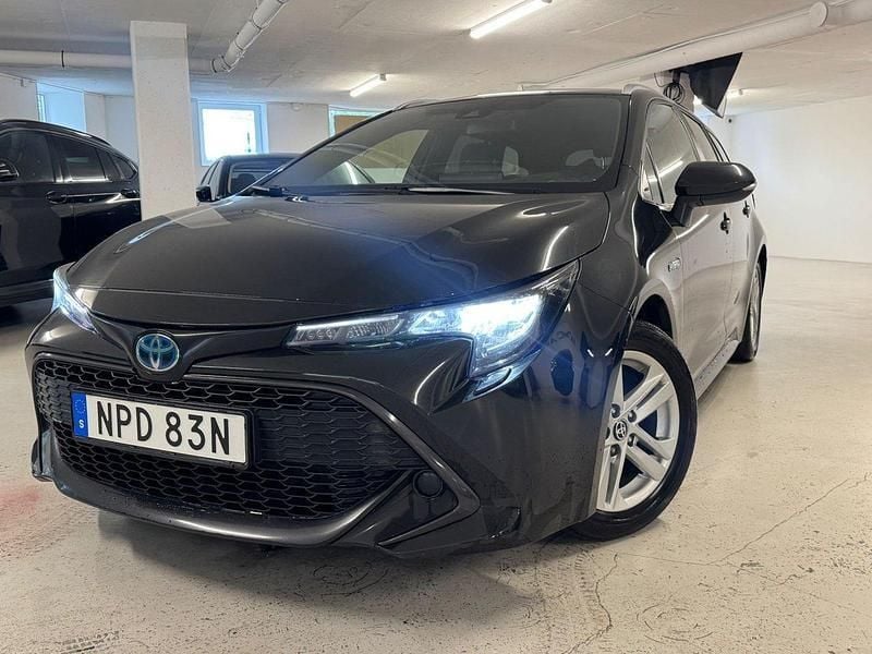 Svart Begagnad 2021 Toyota Corolla Kombi | 179 000 kr (Superpris) - Bild 1/4