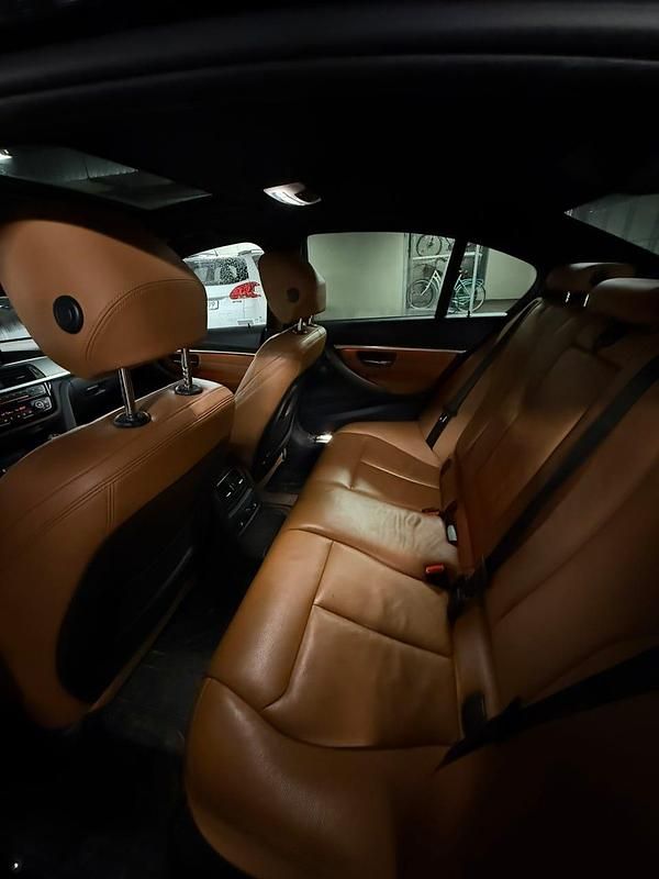 Begagnad BMW 330 252 HK (185 kW) 2018 Svart Sedan