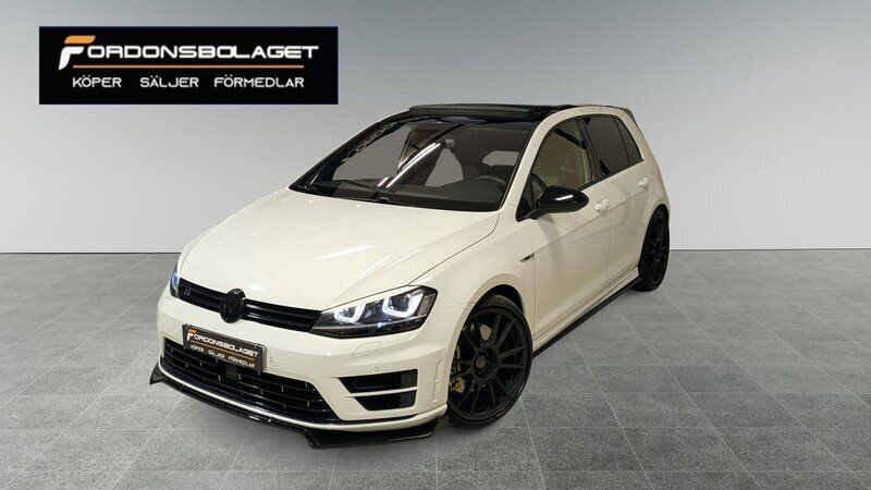 Vit Begagnad 2013 VW Golf VII R Halvkombi | 259 900 kr (Dyr) - Bild 1/4